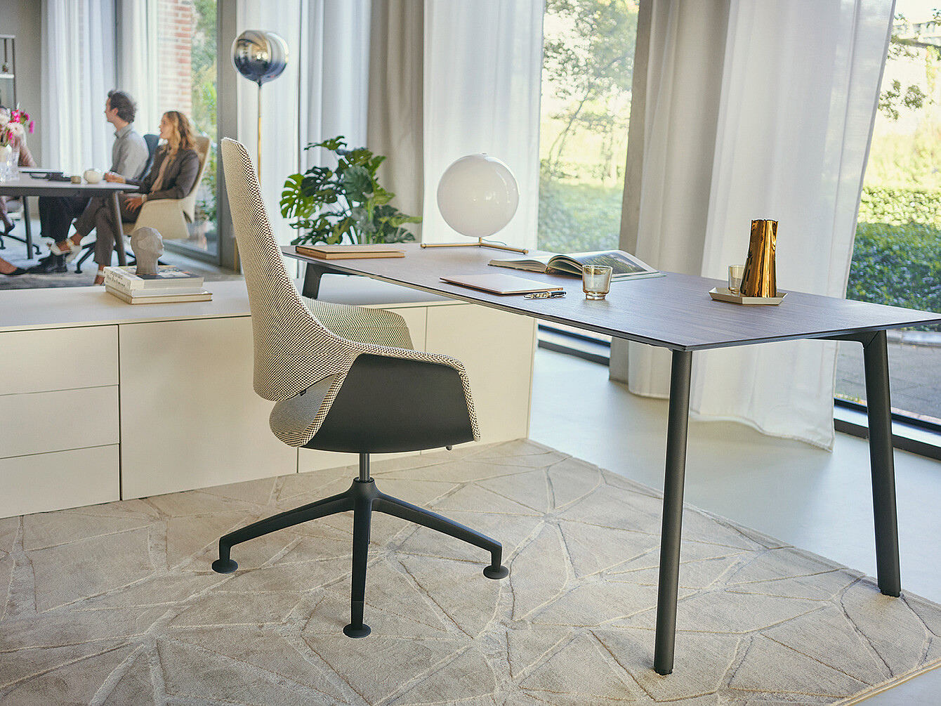 Sedus se:vision Tisch und Stauraum