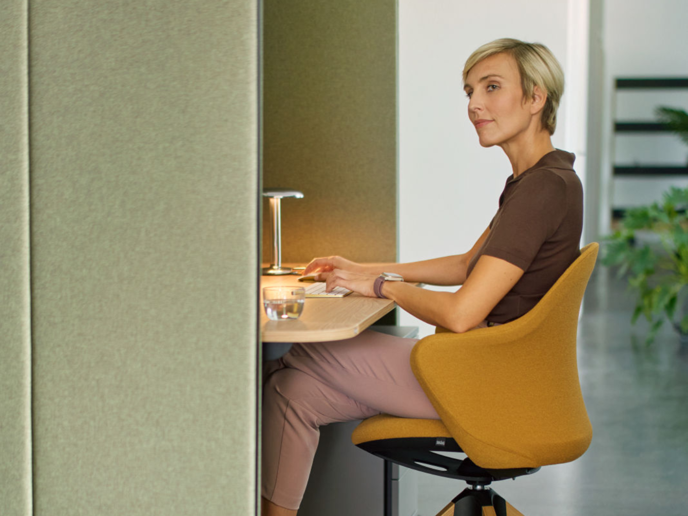 Mujer trabajando en se:hive