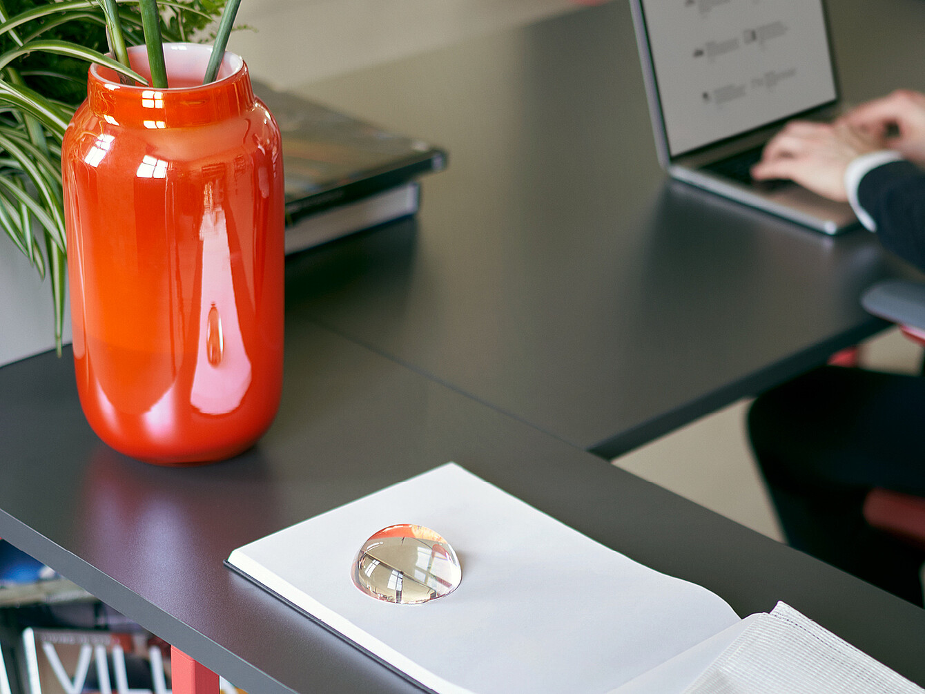 office table setting