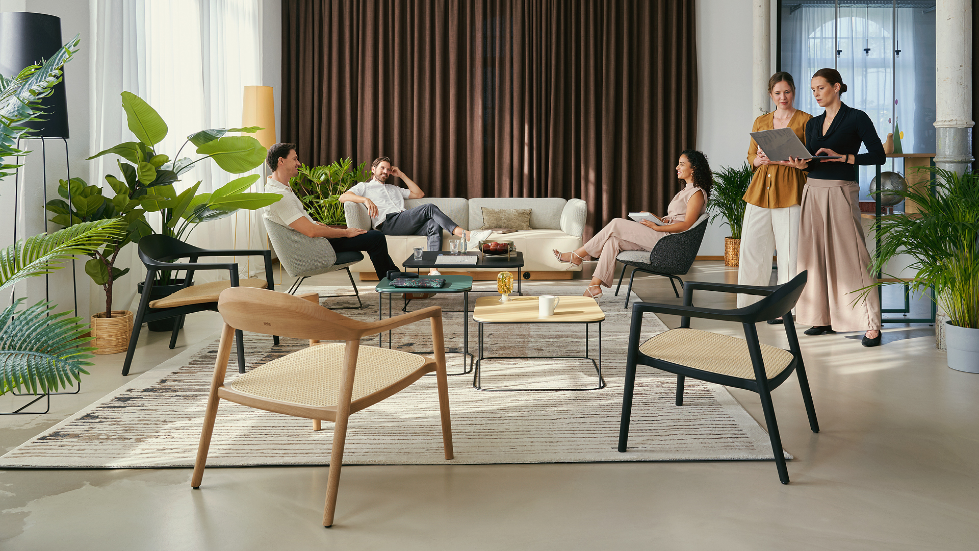 New Arrivals : Back to the roots avec se:café wooden chair & lounge chair