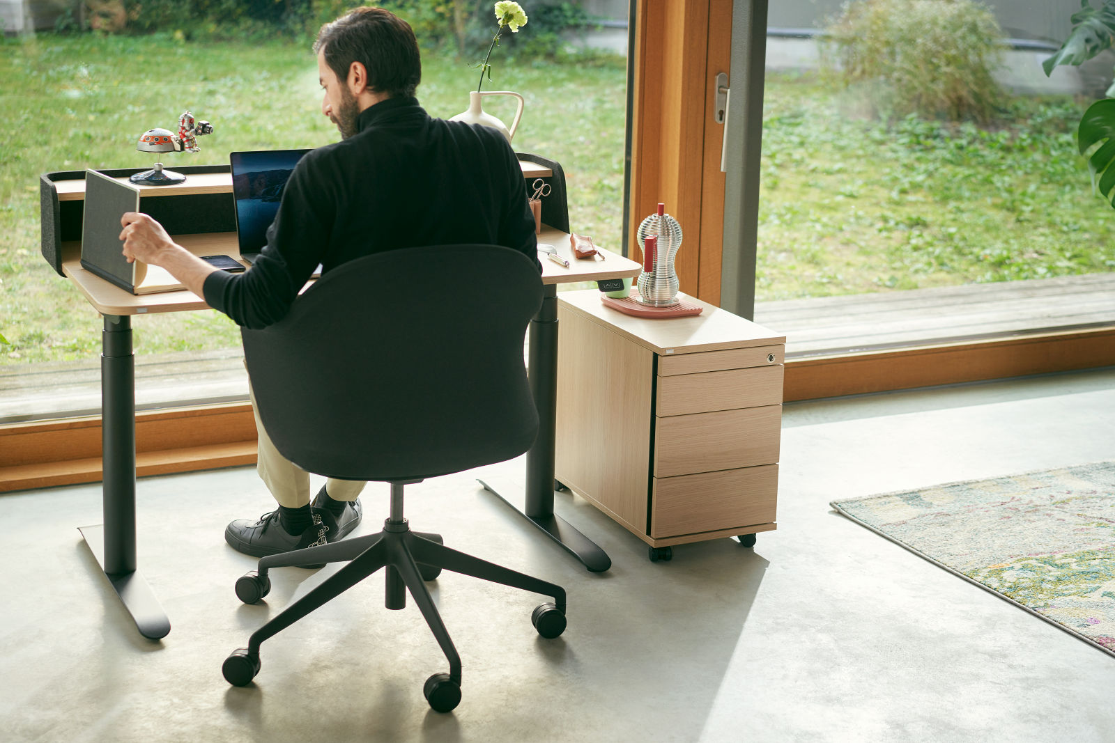 Wichtige Dinge gut verstaut mit dem Schmalcontainer