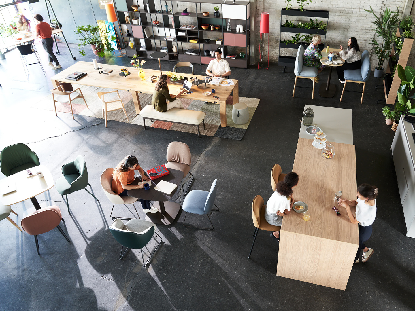 Arquetipos de cafés de oficina: El Club, donde la elegancia se une a la flexibilidad